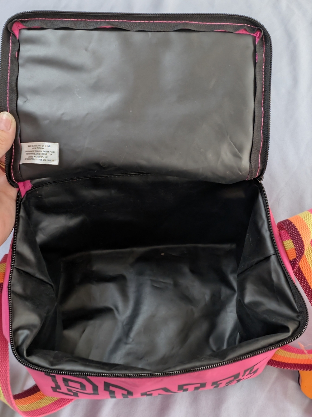 NWT Victoria’s Secret PINK Insulated Mini Cooler Bag + Dog Keychain - Picture 7 of 7